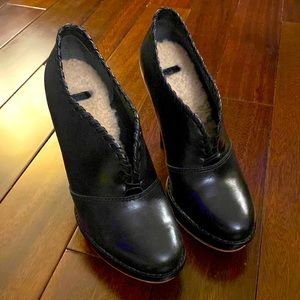 UGG Womens Jamison Black Leather Platform Ankle Bootie Sherpa US 6 EU 37